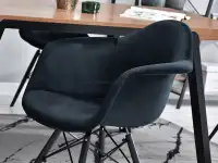 Krzesło MPA WOOD TAP CZARNE welurowe + czarna noga - siedzisko