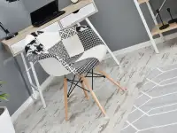 Krzesło tapicerowane do jadalni MPA WOOD TAP PATCHWORK 2 - w aranżacji