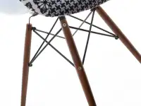 Krzesło tapicerowane do jadalni MPA WOOD TAP PATCHWORK 2 - podstawa w kolorze orzech