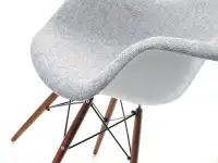 Krzesło tapicerowane MPA WOOD TAP szare - detale.