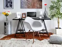 Krzesło tapicerowane MPA WOOD TAP szare - w aranżacji.