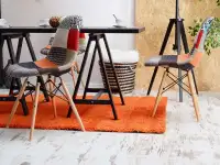 Tapicerowane krzesło z deseniem MPC WOOD TAP patchwork 1 - w aranżacji