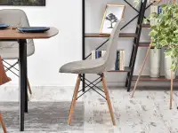 Pikowane krzesło MPC WOOD TAP SZARA EKOSKÓRA+ORZECH - minimalistyczna forma