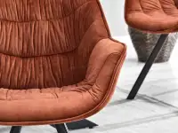 Krzesło aksamitne z podłokietnikami NADIA MIEDŹ + CZARNY - oryginalna tkanina