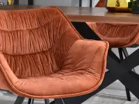 Krzesło aksamitne z podłokietnikami NADIA MIEDŹ + CZARNY - komfortowe siedzisko