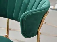 Krzesło glam NILDA ZIELONE z przeszyciami na złotych nogach - solidne wykonanie