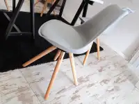 Obrotowe krzesło tapicerowane LUIS ROT szare - w aranżacji
