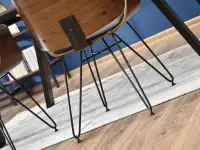 Krzesło SILA ORZECH-CZARNY drewno gięte na drucianej nodze - podstawa