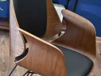 Krzesło SILA ORZECH-CZARNY drewno gięte na drucianej nodze - podłokietniki
