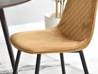 Welurowe krzesło SKAL ZŁOTE NA CZARNYCH NOGACH - wygodne siedzisko