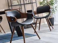 Eleganckie krzesło z drewna giętego TWIG czarny-orzech - w aranżacji