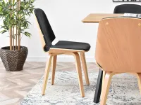 Krzesło drewniane VINCE tapicerowany skórą CZARNY + BUK - bok w aranżacji
