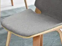 Krzesło VINCE z bukowego drewna gięte i szarej tkaniny - wygodne siedzisko