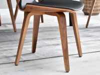 Drewniane krzesło VINCE ORZECH - CZARNA SKÓRA - drewniana podstawa