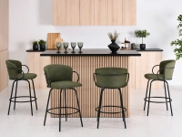 Krzesło obrotowe barowe SIMON ZIEONY BOUCLE - CZARNY - w aranżacji kuchennej