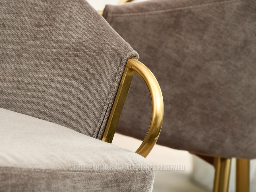 Krzesło ze złotymi nogami i piaskową tkaniną - luksusowy design