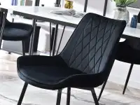 Krzesło welurowe CZARNE ADEL PODSTAWA CZARNY - tapicerowane krzesła z pikowaniem