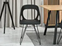 Ażurowe krzesło loftowe AIDA CZARNE DREWNO EKO-SKÓRA - nowoczesna forma