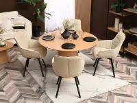 Krzesło obrotowe BEŻOWE BOUCLE ARUBA - CZARNE NOGI - w aranżacji ze stołem OTTAWA