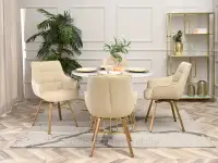 Obrotowe krzesło tapicerowane ARUBA BEŻ BOCLE - ZŁOTY - w aranżacji z regałem CRISPIN