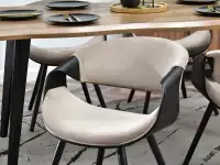 Czarne krzesło gięte BENT tapicerowane beżowym welurem - krzesło beżowe