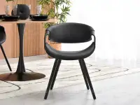 Drewniane krzesło gięte BENT CZARNY EKO-SKÓRA -  przód w aranżacji ze stołem CRISTOBAL 