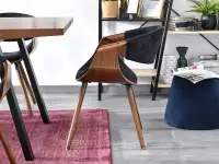 Modne krzesło z drewna giętego BENT CZARNY - ORZECH - widoczna struktura drewna
