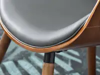 Krzesło drewniane gięte BENT ORZECH - SZARA SKÓRA EKOLOGICZNA - detale