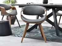 Krzesło drewniane gięte BENT ORZECH - SZARA SKÓRA EKOLOGICZNA - w aranżacji ze stołem TIMOR i regałem GEFION