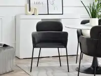 Eleganckie krzesło z weluru BIAGIO GRAFITOWE NA CZARNYM STELAŻU - przód krzesła