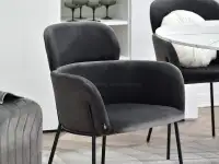 Eleganckie krzesło z weluru BIAGIO GRAFITOWE NA CZARNYM STELAŻU - komfortowe siedzisko