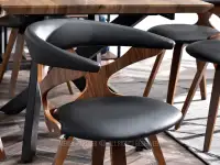 Ażurowe krzesło obrotowe BONITO CZARNY - ORZECH - krzesło z wygodnym oparciem