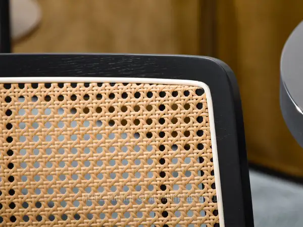 Krzesło vintage - Odkryj pełnię komfortu i stylu!