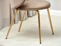 Welurowe beżowe krzesło CINDY - ZŁOTA PODSTAWA - metalowa podstawa