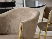Krzesło tapicerowane beżowe CLOE NA ZŁOTYCH NOGACH - beżowe krzesło do salonu