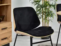 CZARNE krzesło JORDI z drewnem DĄB - czarne krzesło