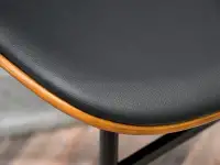 Krzesło z drewna JORDI ORZECH CZARNA EKOSKÓRA - skóra ekologiczna na siedzisku i oparciu