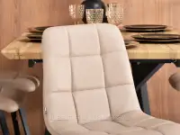 Pikowane krzesło ze skóry eko LUGO BEŻOWE CZARNA NOGA - pikowanie w oparciu