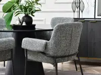 Szare krzesło tapicerowane MATIAS - CZARNE NOGI - wygodne krzesło 