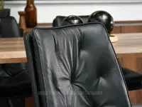 Krzesło CZARNE EKOSKÓRA PUNTI na metalowej podstawie - pikowana ekoskóra