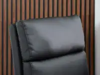 Loftowe krzesło ze skóry RALPH CZARNE NA STALOWEJ NODZE - charakterystyczne detale