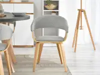 Modne szare krzesło boucle ROBIN PODSTAWA - DĄB - wygodne krzesło