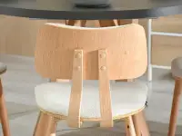 Komfortowe krzesło boucle WOODY KREMOWY - DĄB - drewniana konstrukcja
