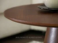 Nietypowy stolik kawowy ORZECH OTTAWA 60 - NOGA STOŻEK - wyjątkowy stolik z podcięciem blatu