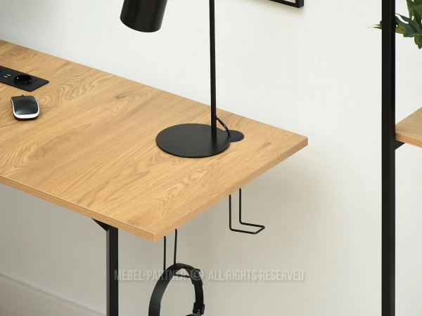 Biurko w stylu industrialnym, które zapewni funkcjonalność każdej przestrzeni!