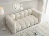 Obła sofa KREMOWA do salonu OLIA - w aranżacji ze stolikiem JASPIS S