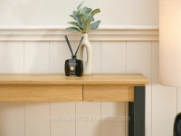 Praktyczna konsola z szufladą w stylu loft DĄB ORLIN CZARNY - minimalistyczny design