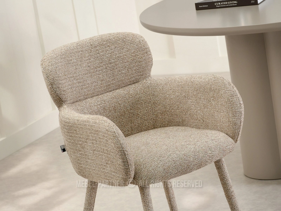 Przytulne krzesło w stylu soft minimalism KALEO BEŻOWY MELANŻ - tkanina o grubym splocie