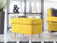 Pufa w nowoczesnym stylu do salonu MALMO żółta - w aranżacji z fotelem MALMO