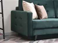 Sofa pikowana AURA BUTELKOWA ZIELEŃ rozkładana z pojemnikiem - pikowany boczek